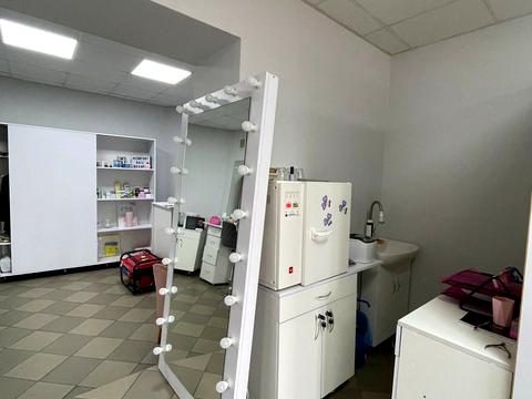комерційна за адресою Подільська вул., 63