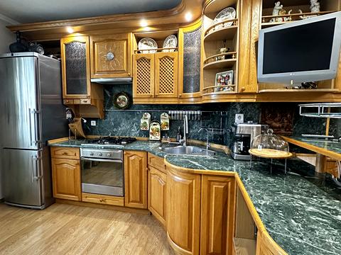 квартира по адресу Ивана Пулюя ул., 1