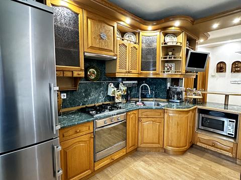 квартира по адресу Ивана Пулюя ул., 1