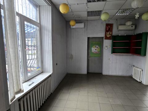 комерційна за адресою Олександра Довженка вул., 10
