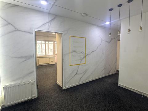 коммерческая по адресу Леси Украинки бульв., 21