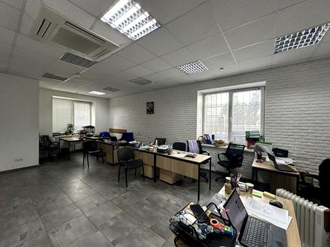 коммерческая по адресу Кучеревського бульв., 1