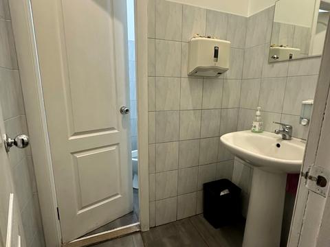 коммерческая по адресу Кучеревського бульв., 1