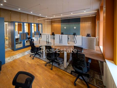 комерційна за адресою Володимирська вул., 92