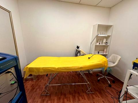 комерційна за адресою Юності просп., 27