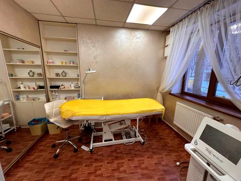 комерційна за адресою Юності просп., 27