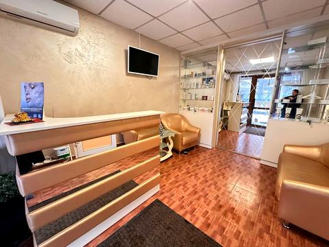 комерційна за адресою Юності просп., 27