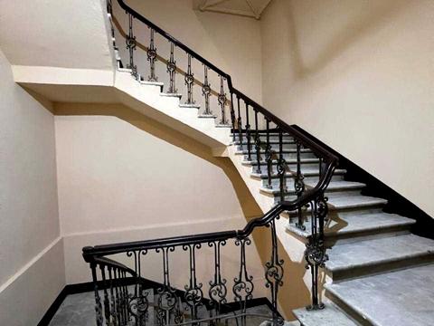 комерційна за адресою Ніжинська вул., 53