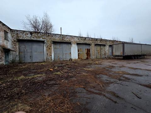 комерційна за адресою Фанерна вул., 1