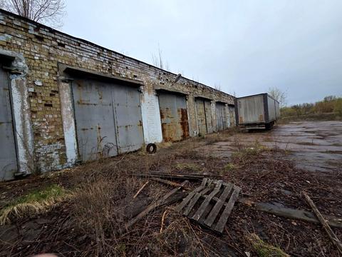 комерційна за адресою Фанерна вул., 1