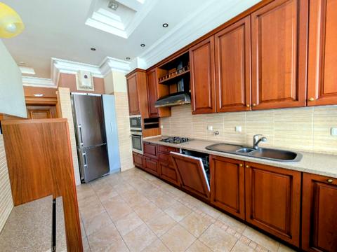 квартира по адресу Андреевский спуск, 1-А