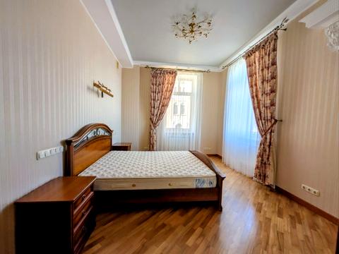 квартира по адресу Андреевский спуск, 1-А