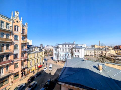 квартира по адресу Андреевский спуск, 1-А