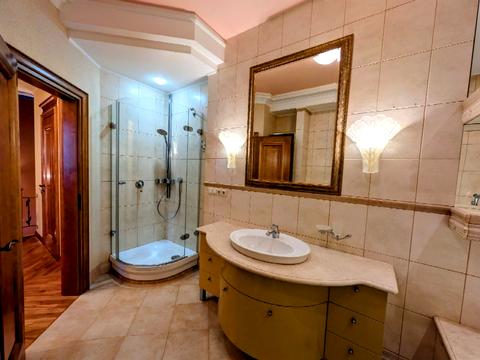 квартира по адресу Андреевский спуск, 1-А