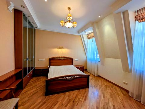 квартира по адресу Андреевский спуск, 1-А