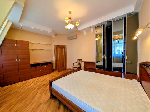 квартира по адресу Андреевский спуск, 1-А