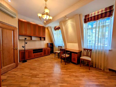 квартира по адресу Андреевский спуск, 1-А