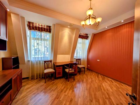 квартира по адресу Андреевский спуск, 1-А