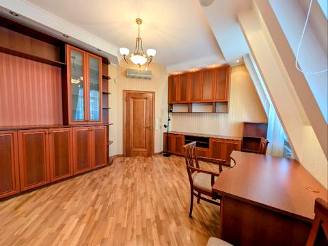 квартира по адресу Андреевский спуск, 1-А