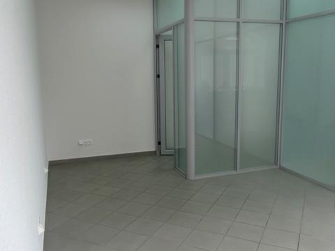 комерційна за адресою Турівська вул., 29