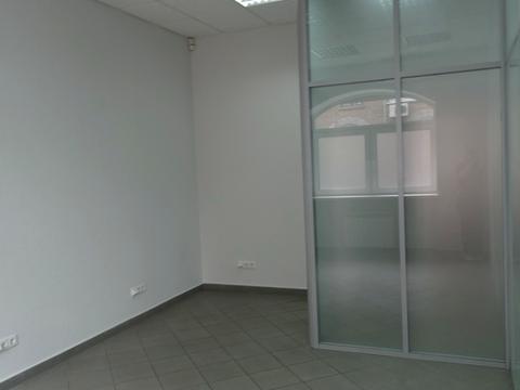 комерційна за адресою Турівська вул., 29