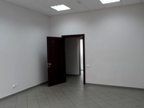 комерційна за адресою Турівська вул., 29