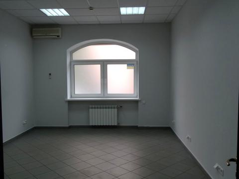 комерційна за адресою Турівська вул., 29