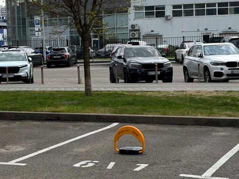 паркоместо по адресу Днепровская набережная ул., 14