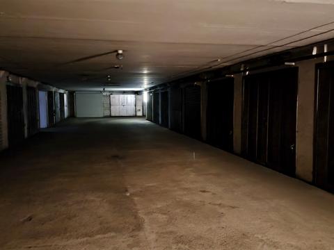 паркомісце за адресою Олександра Кошиця вул., 1/38