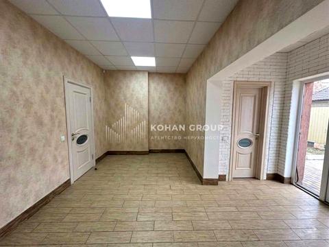 комерційна за адресою Будівельників вул., 4