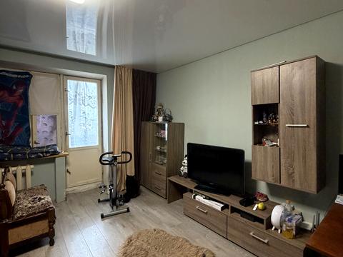 квартира за адресою Довженка вул., 49