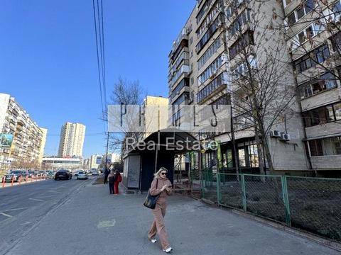 коммерческая по адресу Драгоманова ул., 13/10