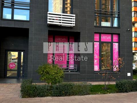 комерційна за адресою Дніпровська набережна вул., 20-Б