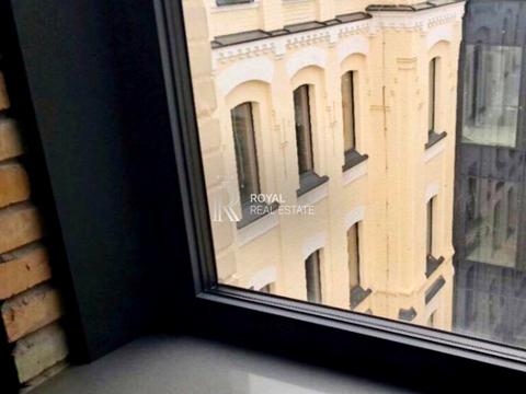 комерційна за адресою Прорізна вул., 8