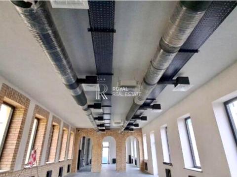комерційна за адресою Прорізна вул., 8