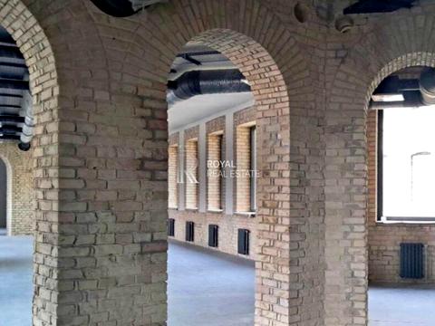 комерційна за адресою Прорізна вул., 8