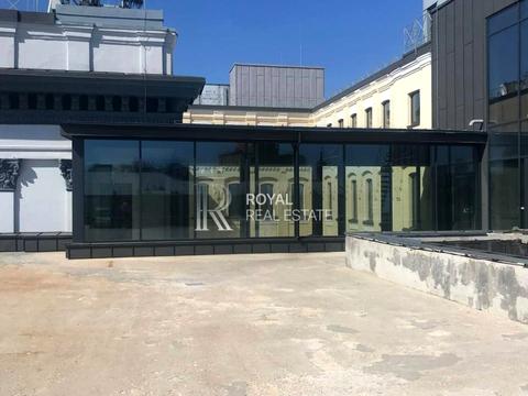 комерційна за адресою Прорізна вул., 8