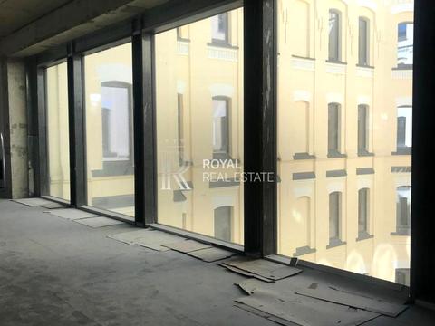 комерційна за адресою Прорізна вул., 8