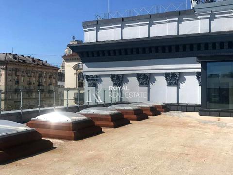 комерційна за адресою Прорізна вул., 8