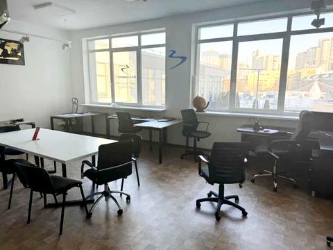 комерційна за адресою Трускавецька вул., 10-Г