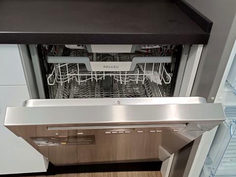 квартира по адресу Салютная ул., 1-Б