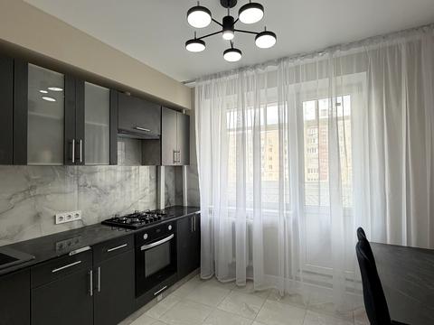 квартира за адресою Захисників України вул., 12