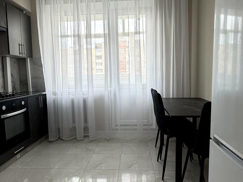 квартира за адресою Захисників України вул., 12