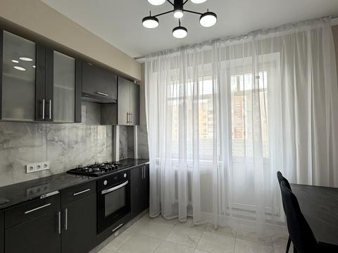 квартира за адресою Захисників України вул., 12