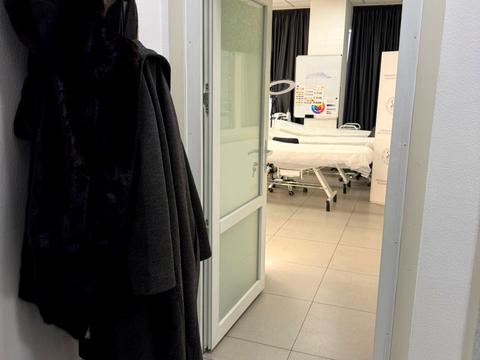 комерційна за адресою Олександра Мишуги вул., 10