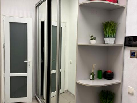 комерційна за адресою Олександра Мишуги вул., 10