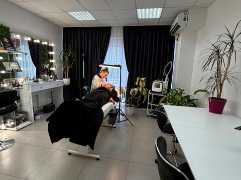 комерційна за адресою Олександра Мишуги вул., 10