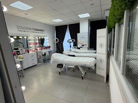 комерційна за адресою Олександра Мишуги вул., 10