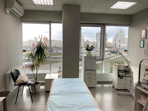 комерційна за адресою Олександра Мишуги вул., 10