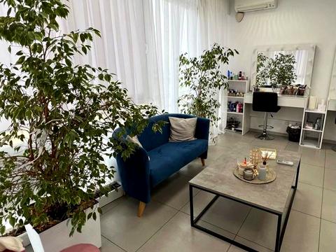 комерційна за адресою Олександра Мишуги вул., 10